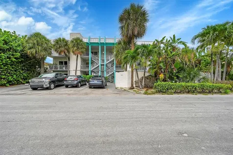 2715 NE 49th Street Fort Lauderdale FL 33308