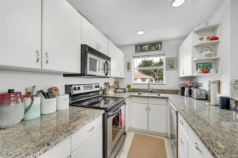 2715 NE 49th Street Fort Lauderdale FL 33308