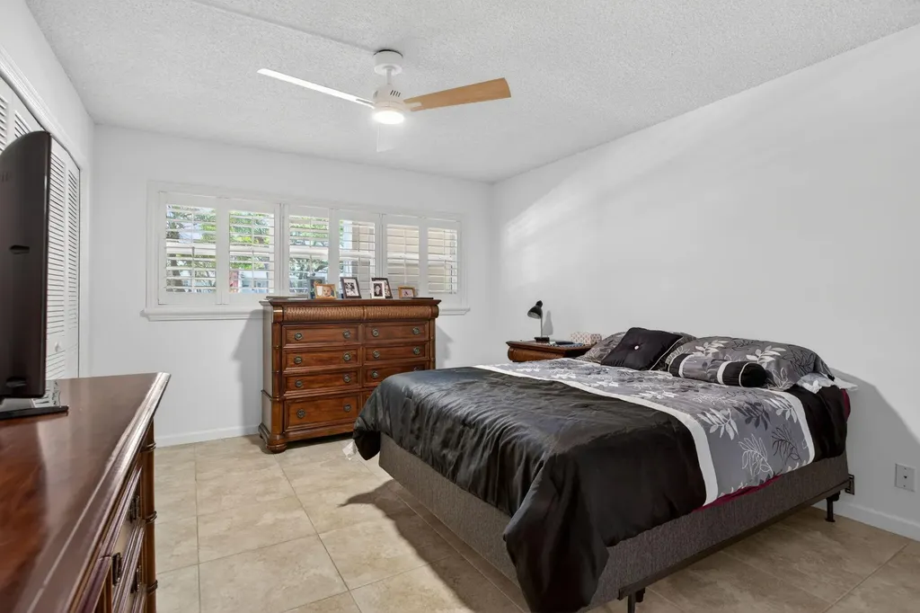 3150 NE 48th Court Lighthouse Point FL 33064