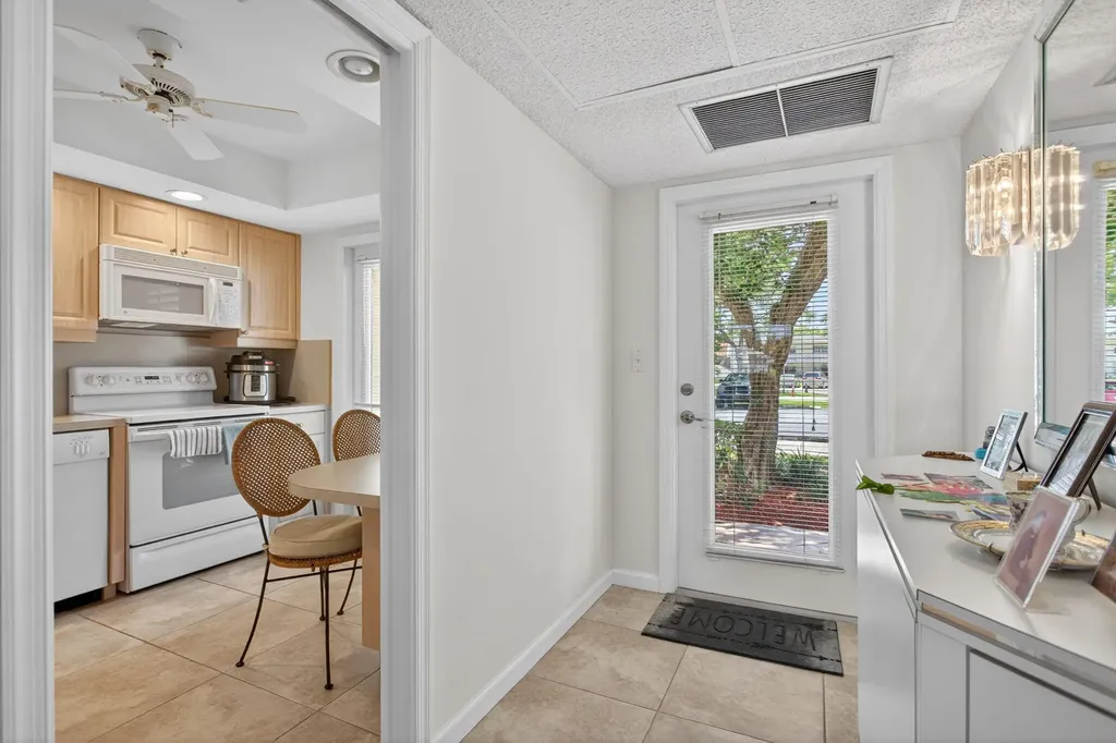 3150 NE 48th Court Lighthouse Point FL 33064