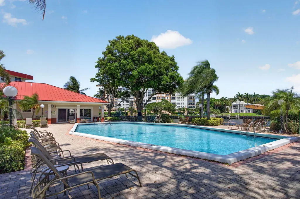 3150 NE 48th Court Lighthouse Point FL 33064