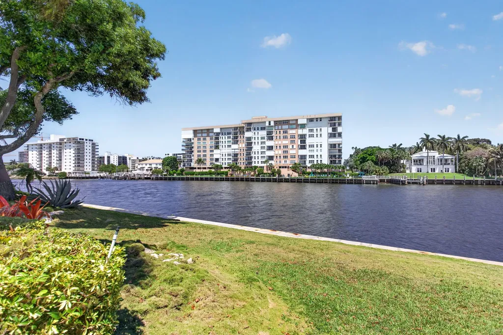 3150 NE 48th Court Lighthouse Point FL 33064