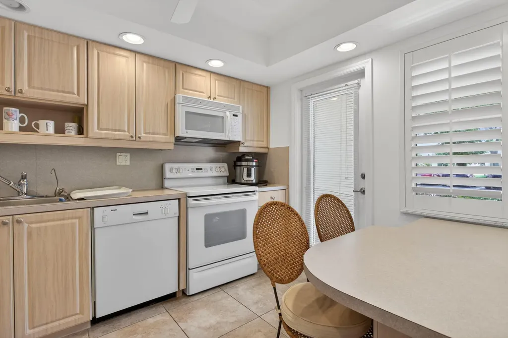 3150 NE 48th Court Lighthouse Point FL 33064