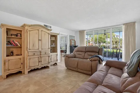 3150 NE 48th Court Lighthouse Point FL 33064