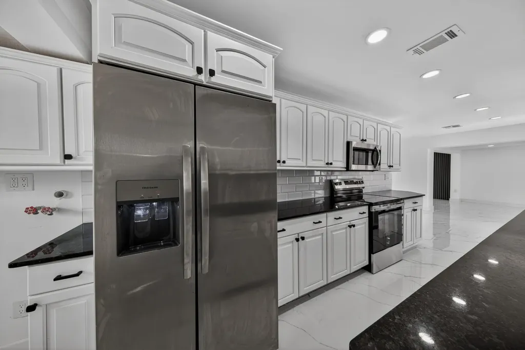 2740 NW 9th Lane Wilton Manors FL 33311