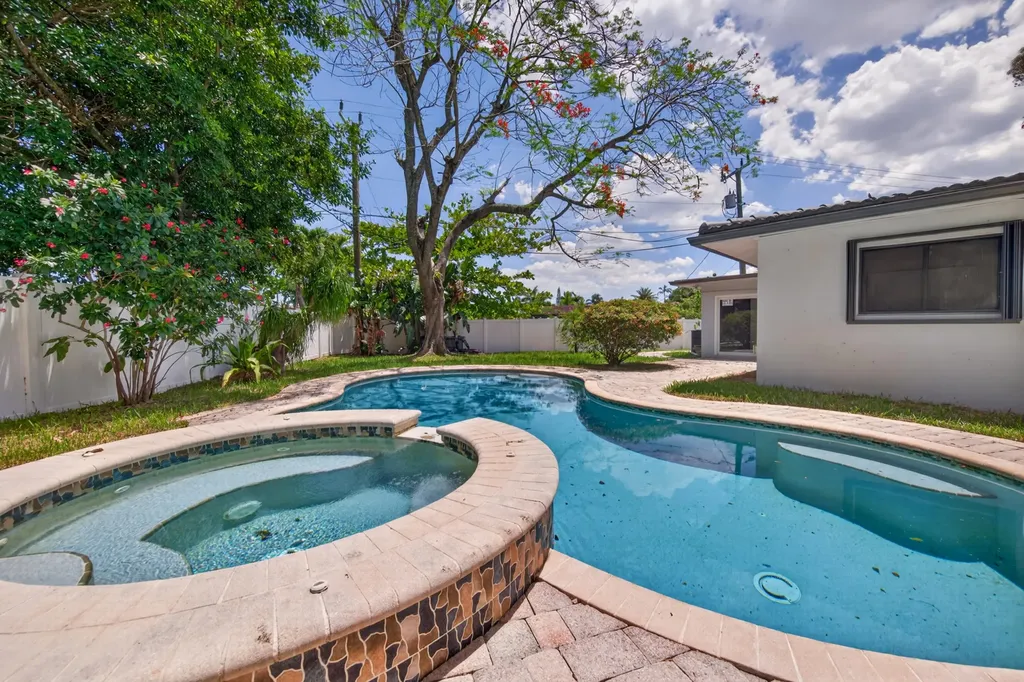 2740 NW 9th Lane Wilton Manors FL 33311