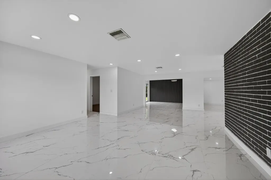 2740 NW 9th Lane Wilton Manors FL 33311