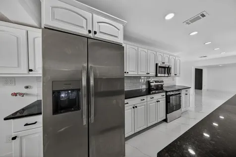 2740 NW 9th Lane Wilton Manors FL 33311
