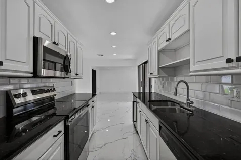 2740 NW 9th Lane Wilton Manors FL 33311