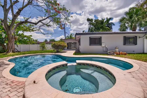 2740 NW 9th Lane Wilton Manors FL 33311