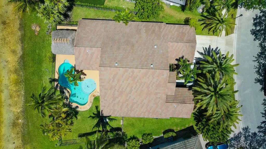 3043 Lakewood Drive Weston FL 33332