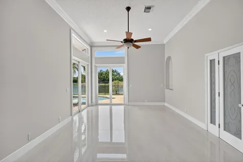3043 Lakewood Drive Weston FL 33332