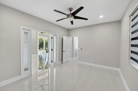 3043 Lakewood Drive Weston FL 33332