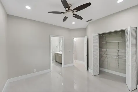 3043 Lakewood Drive Weston FL 33332