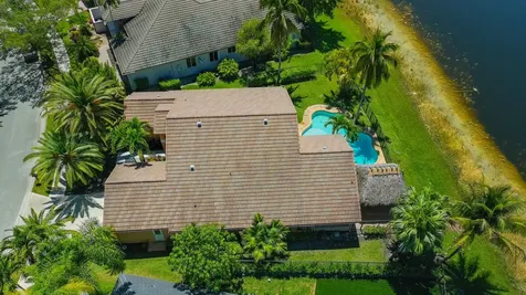 3043 Lakewood Drive Weston FL 33332