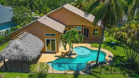 3043 Lakewood Drive Weston FL 33332