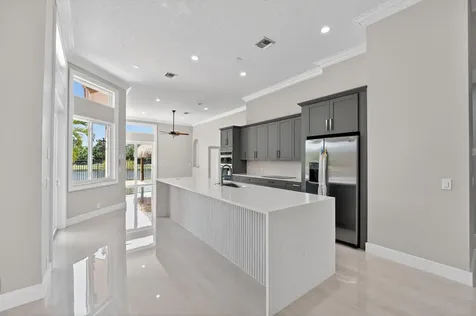 3043 Lakewood Drive Weston FL 33332