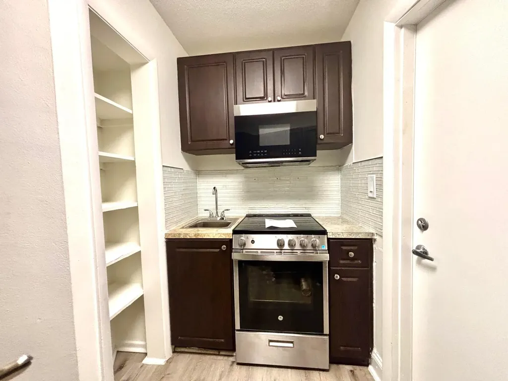 431 W Camino Real Boca Raton FL 33432