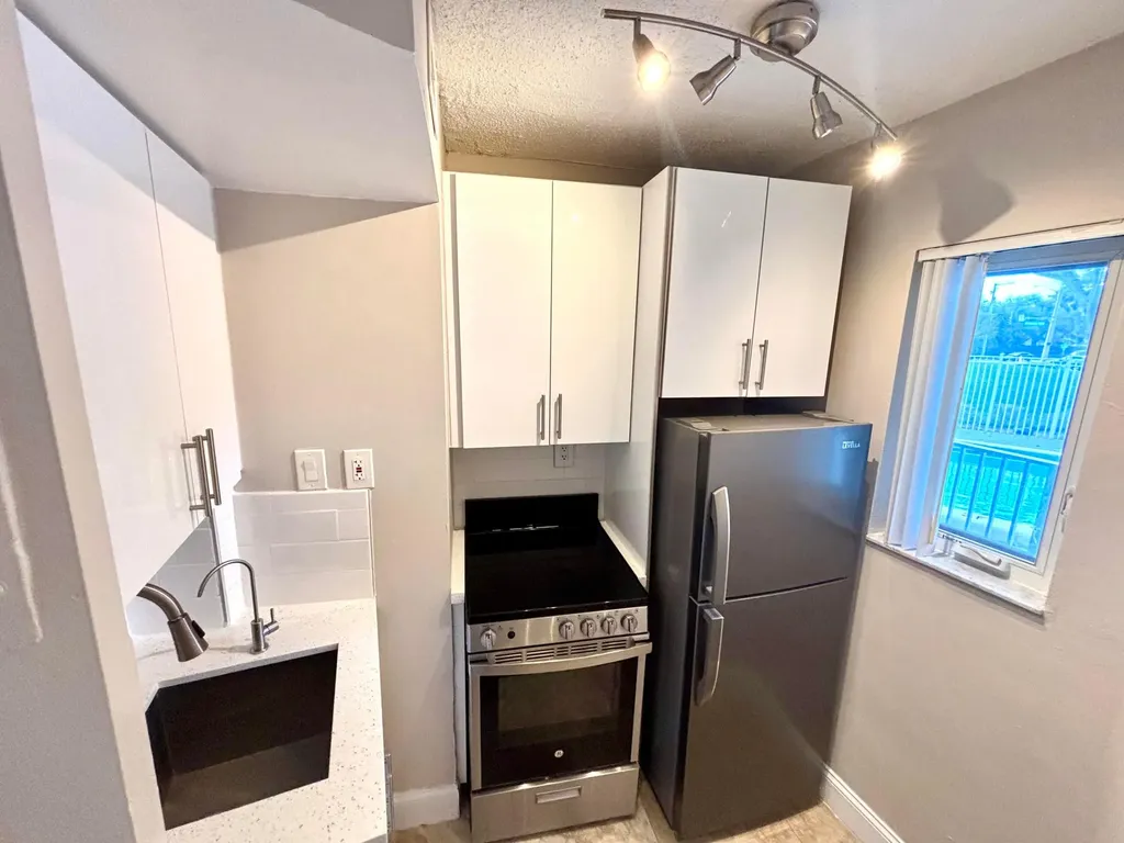 431 W Camino Real Boca Raton FL 33432