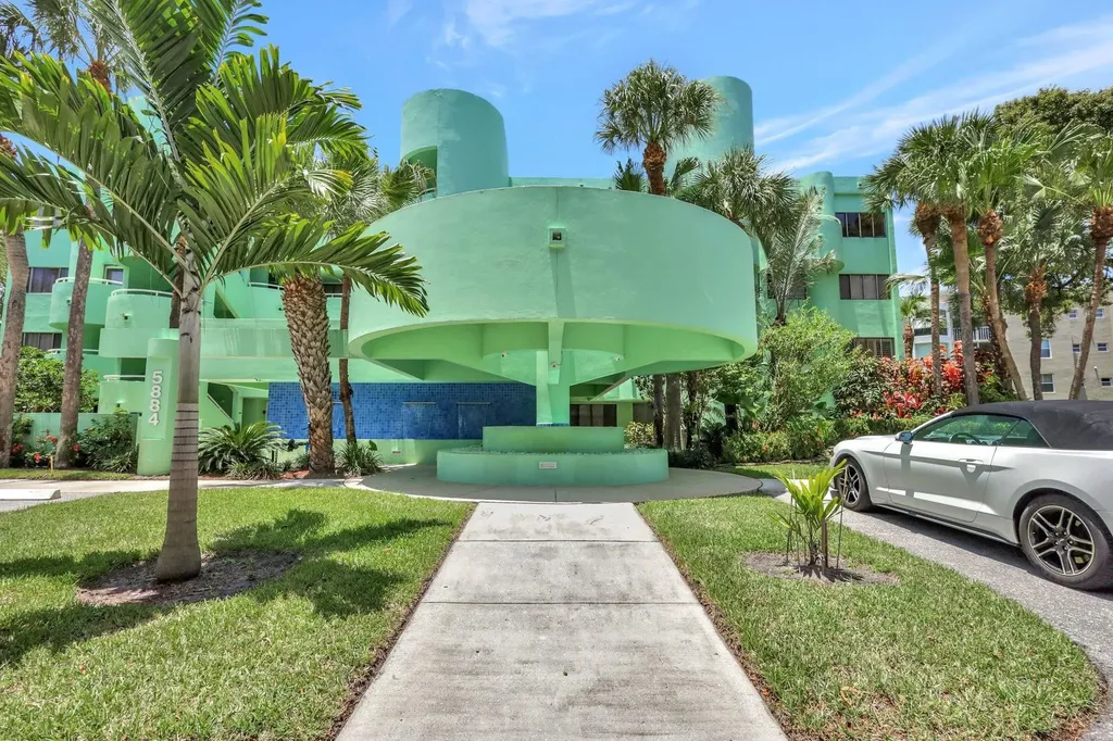 5884 Morningstar Circle Delray Beach FL 33484