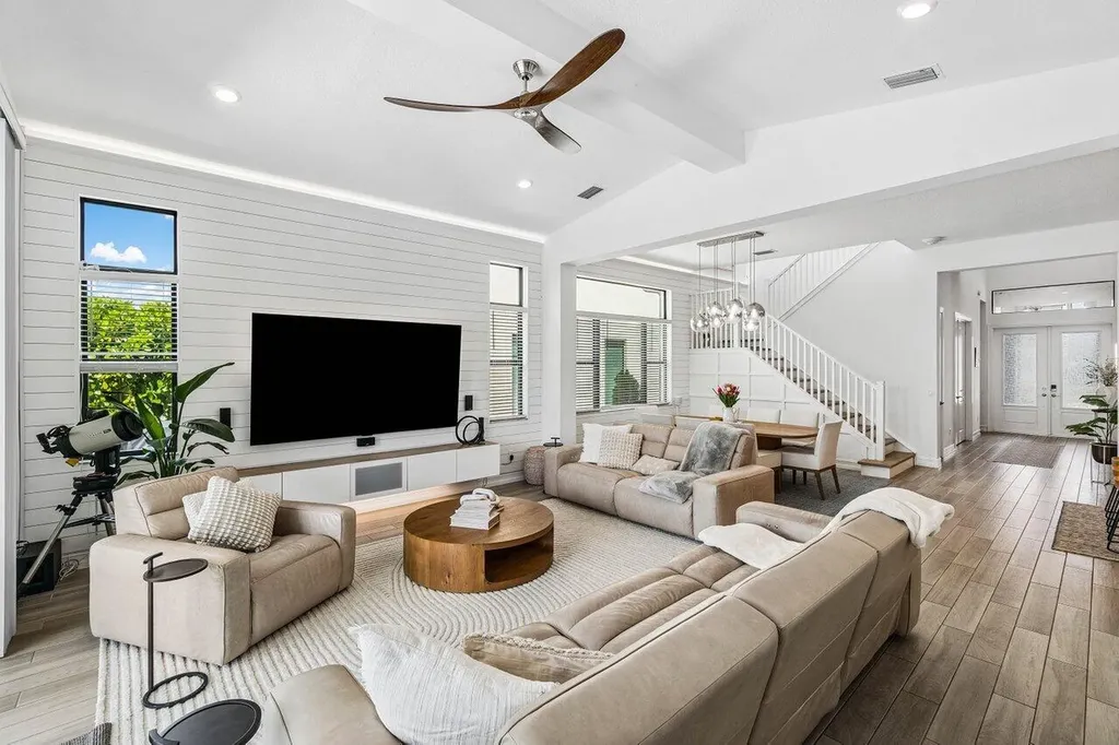 8795 Grand Prix Lane Boynton Beach FL 33472