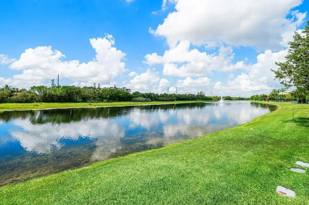 8795 Grand Prix Lane Boynton Beach FL 33472