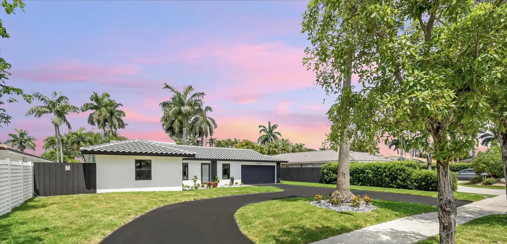 4721 Bayview Drive Fort Lauderdale FL 33308