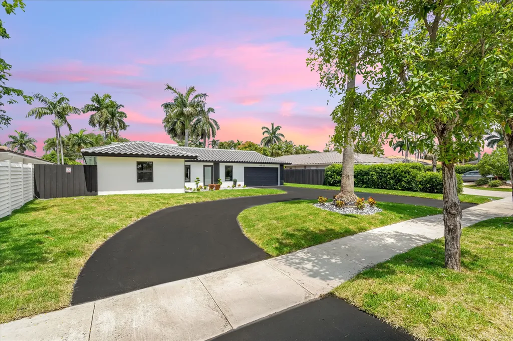 4721 Bayview Drive Fort Lauderdale FL 33308