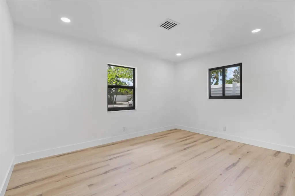 4721 Bayview Drive Fort Lauderdale FL 33308