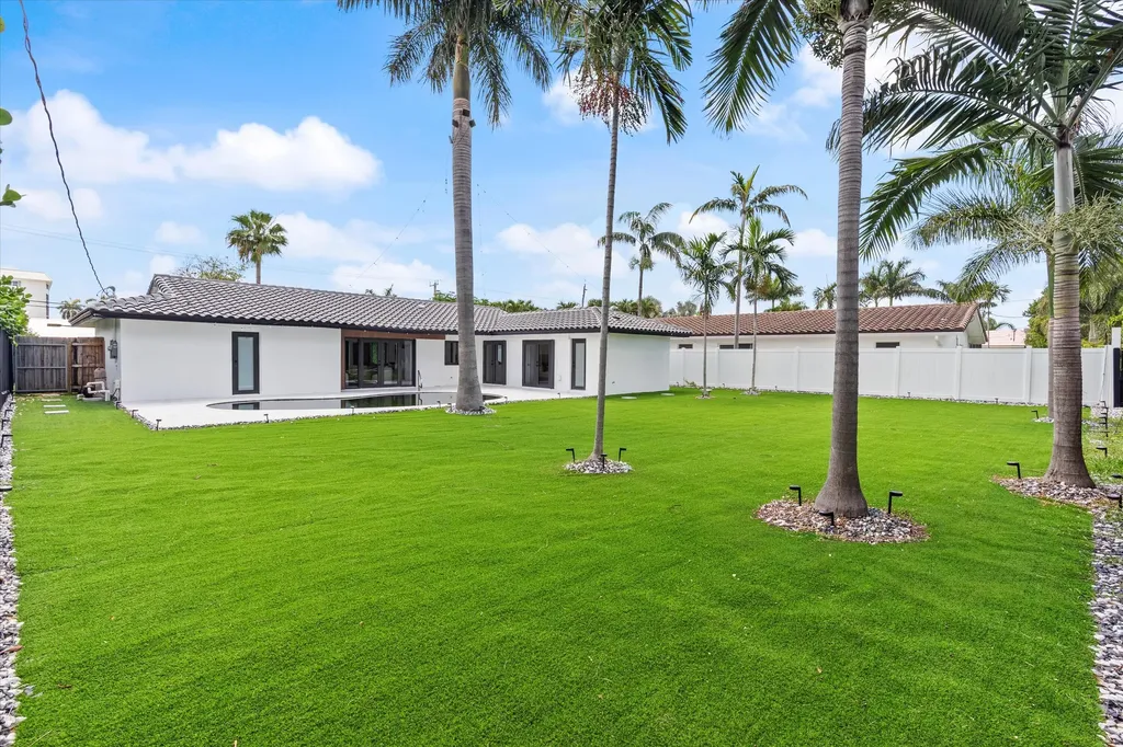4721 Bayview Drive Fort Lauderdale FL 33308