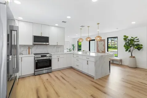 4721 Bayview Drive Fort Lauderdale FL 33308