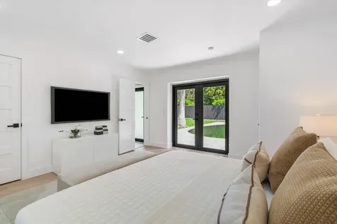 4721 Bayview Drive Fort Lauderdale FL 33308