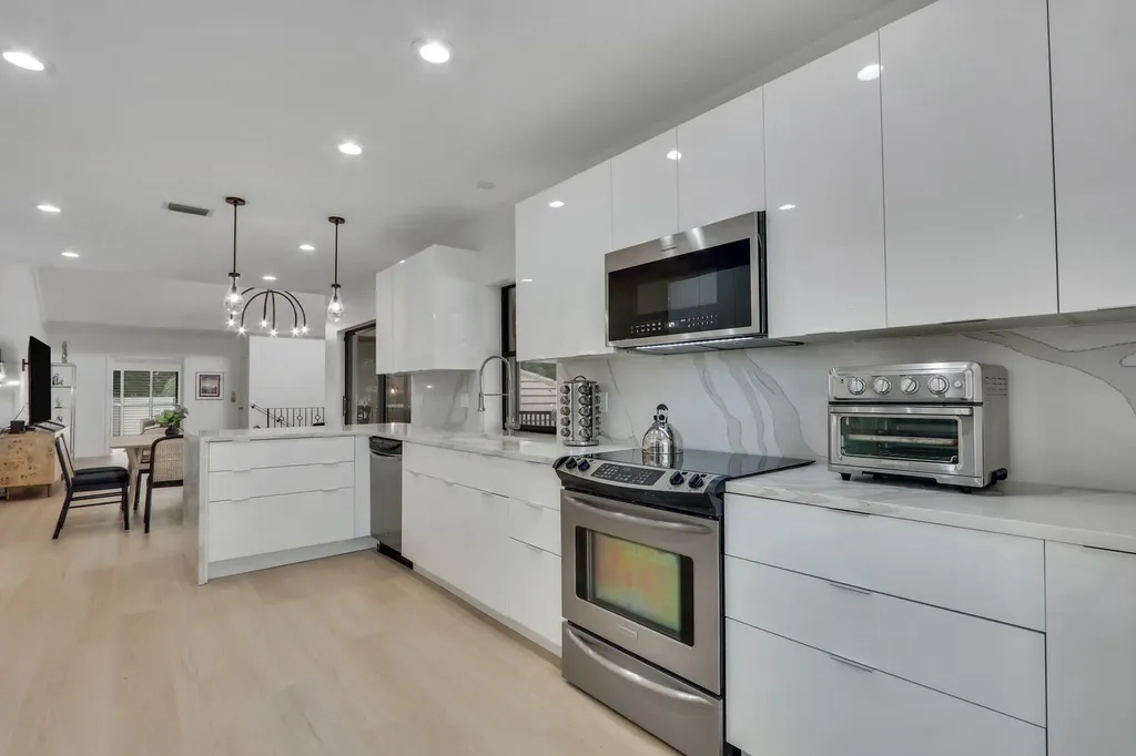 16000 W Bay Drive Jupiter FL 33477