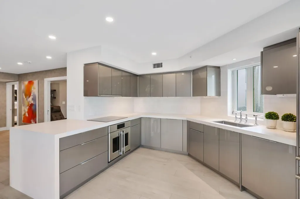 100 SE 5th Avenue Boca Raton FL 33432