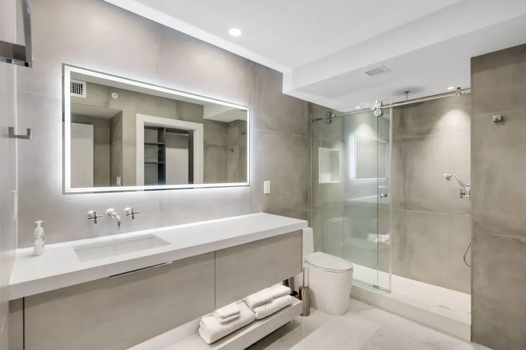 100 SE 5th Avenue Boca Raton FL 33432