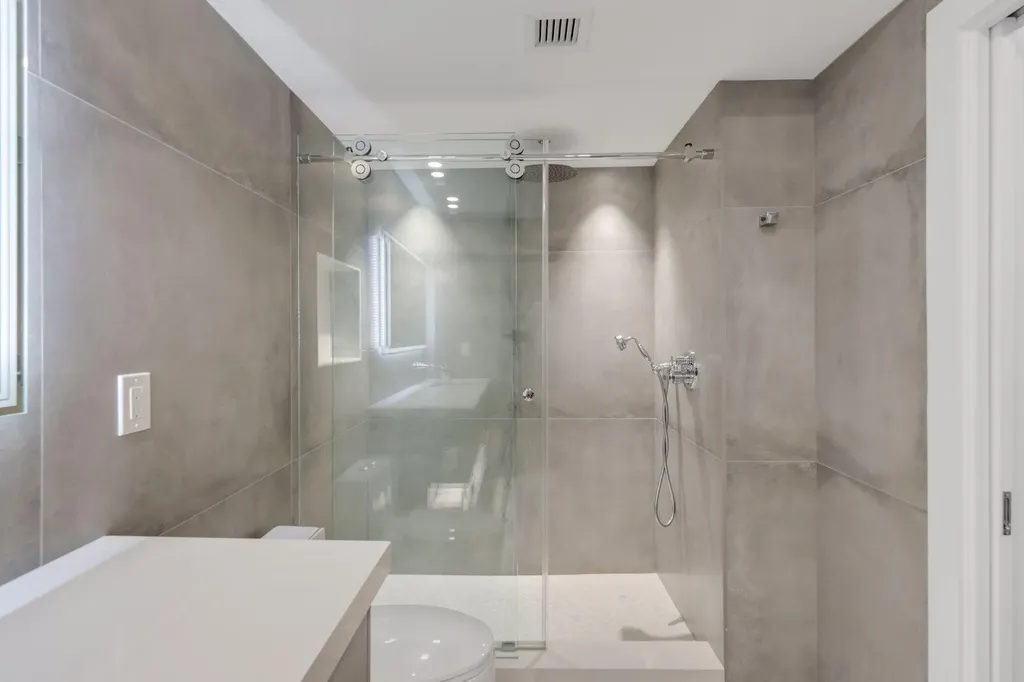 100 SE 5th Avenue Boca Raton FL 33432