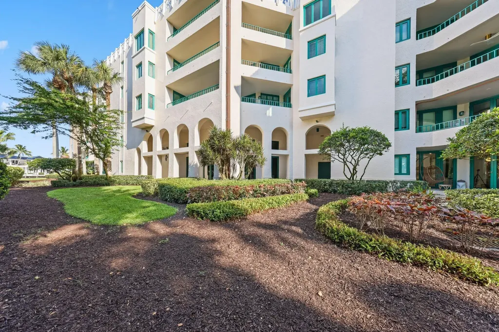 100 SE 5th Avenue Boca Raton FL 33432