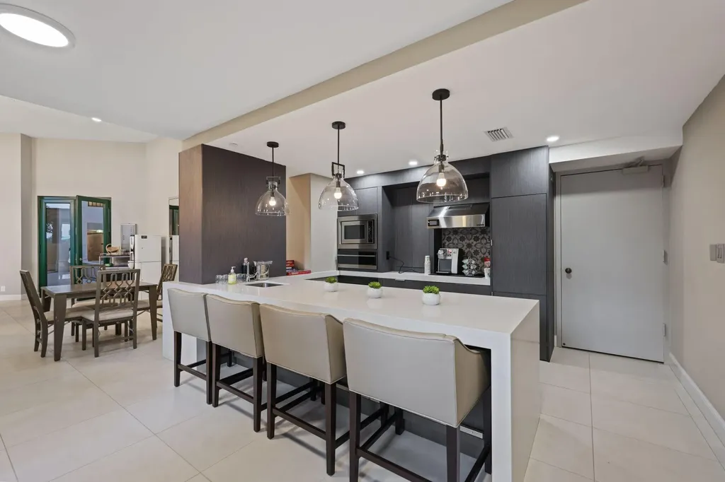 100 SE 5th Avenue Boca Raton FL 33432