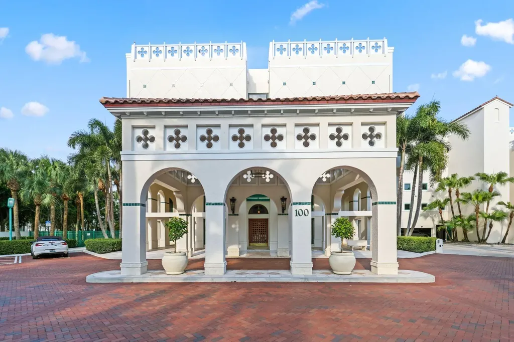 100 SE 5th Avenue Boca Raton FL 33432