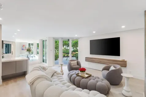 100 SE 5th Avenue Boca Raton FL 33432