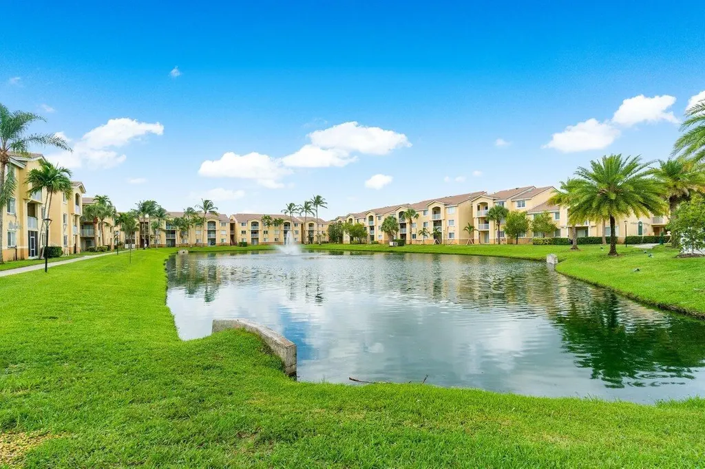 2620 S University Drive Davie FL 33328