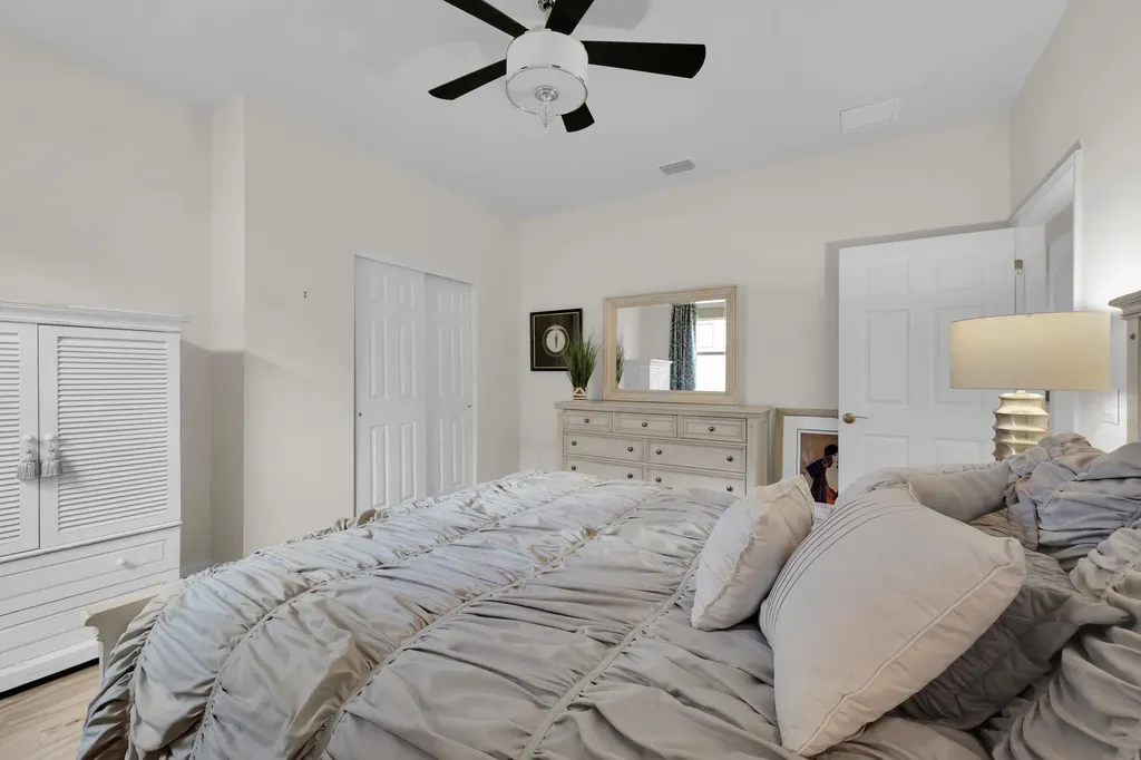 5040 Pendelton Square Vero Beach FL 32967