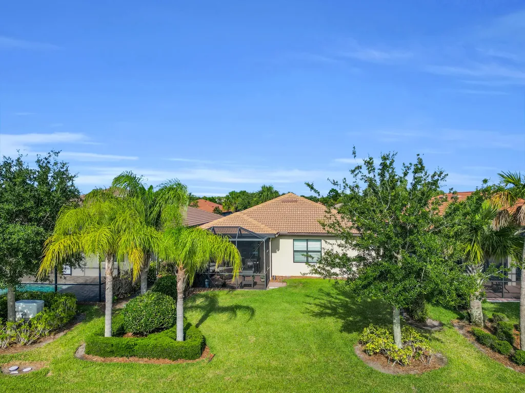 5040 Pendelton Square Vero Beach FL 32967