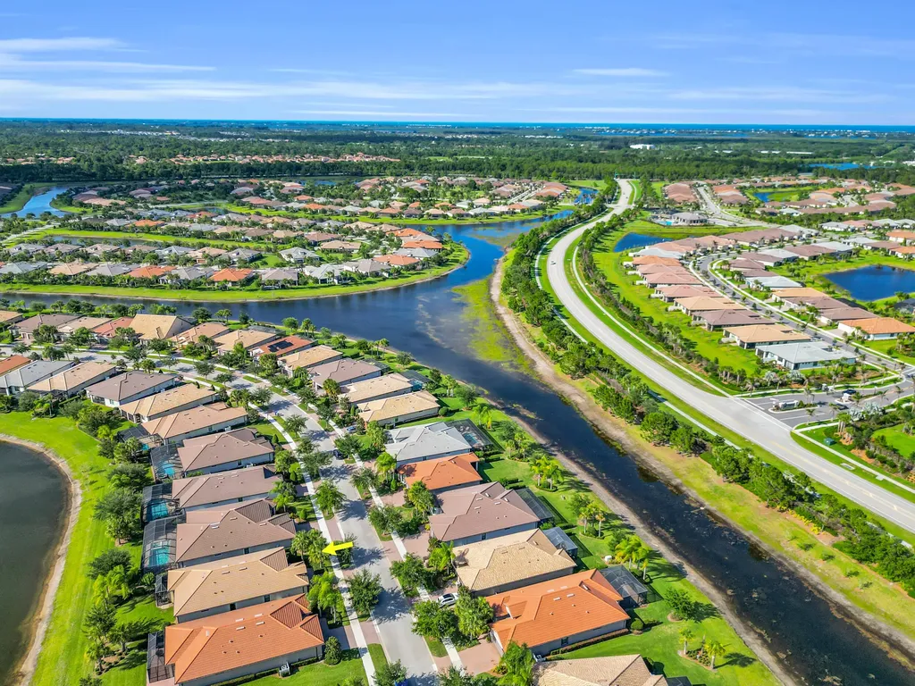 5040 Pendelton Square Vero Beach FL 32967