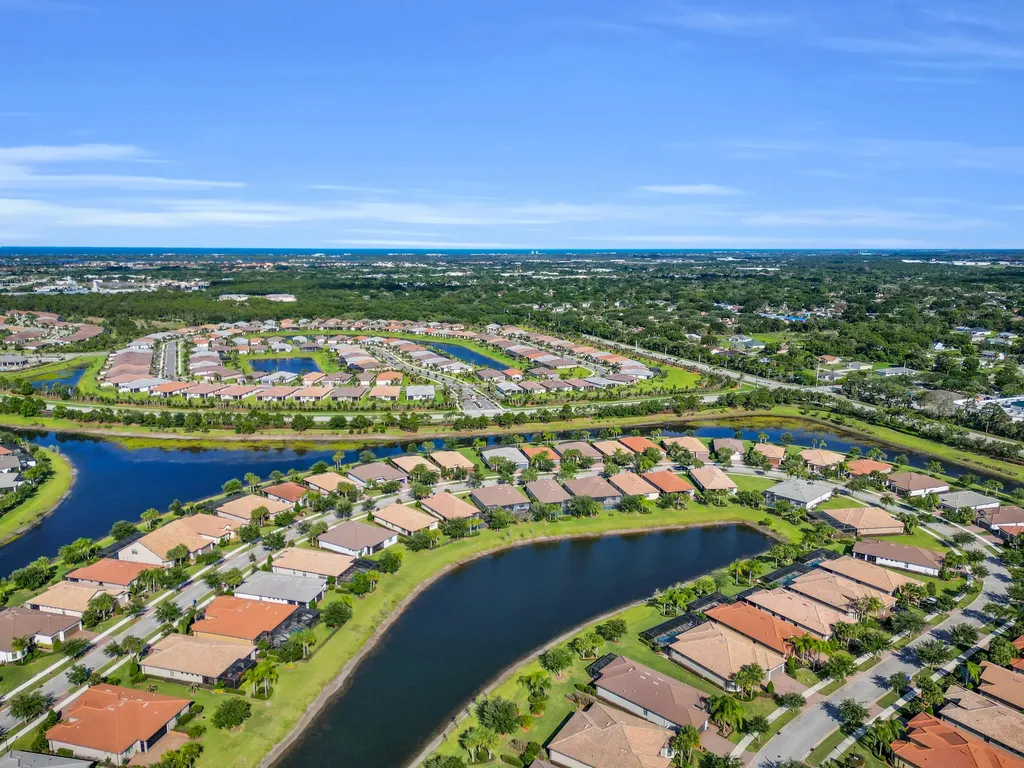 5040 Pendelton Square Vero Beach FL 32967