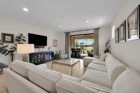 5040 Pendelton Square Vero Beach FL 32967