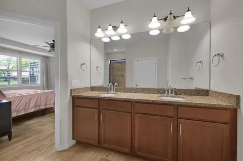 5040 Pendelton Square Vero Beach FL 32967