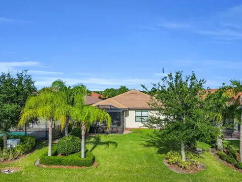 5040 Pendelton Square Vero Beach FL 32967