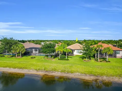 5040 Pendelton Square Vero Beach FL 32967