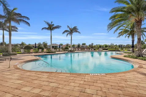 5040 Pendelton Square Vero Beach FL 32967